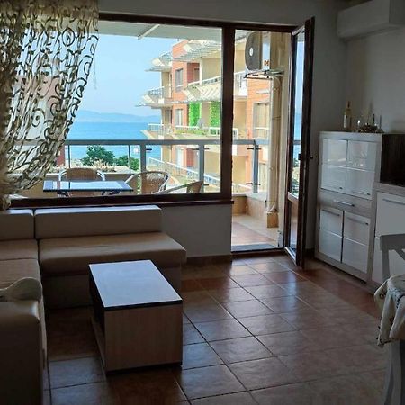 Cozy Apartment With Sea View And Free Parking Pomorie Exterior photo