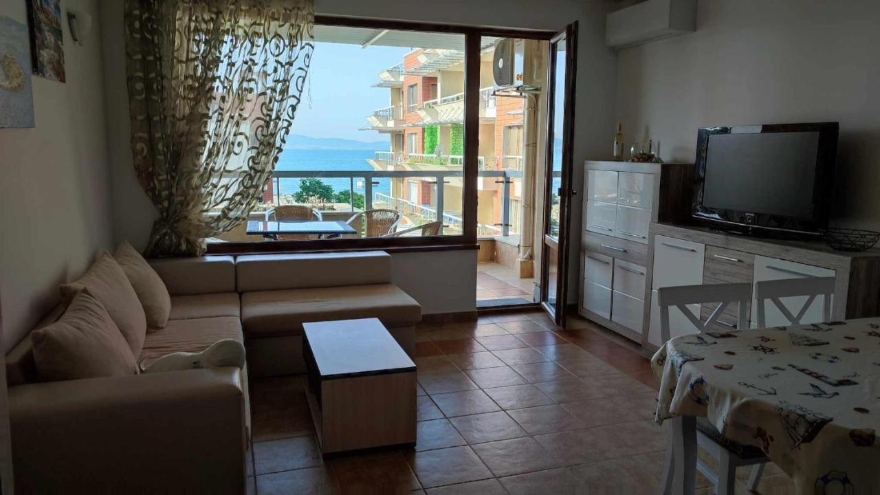 Cozy Apartment With Sea View And Free Parking Pomorie Exterior photo